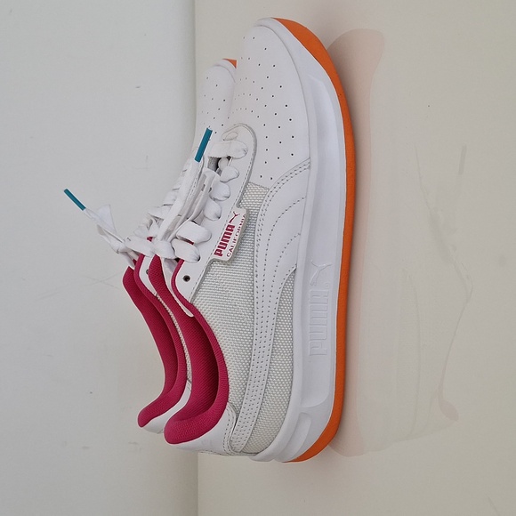 Women Puma Sneakers - Picture 5 of 7